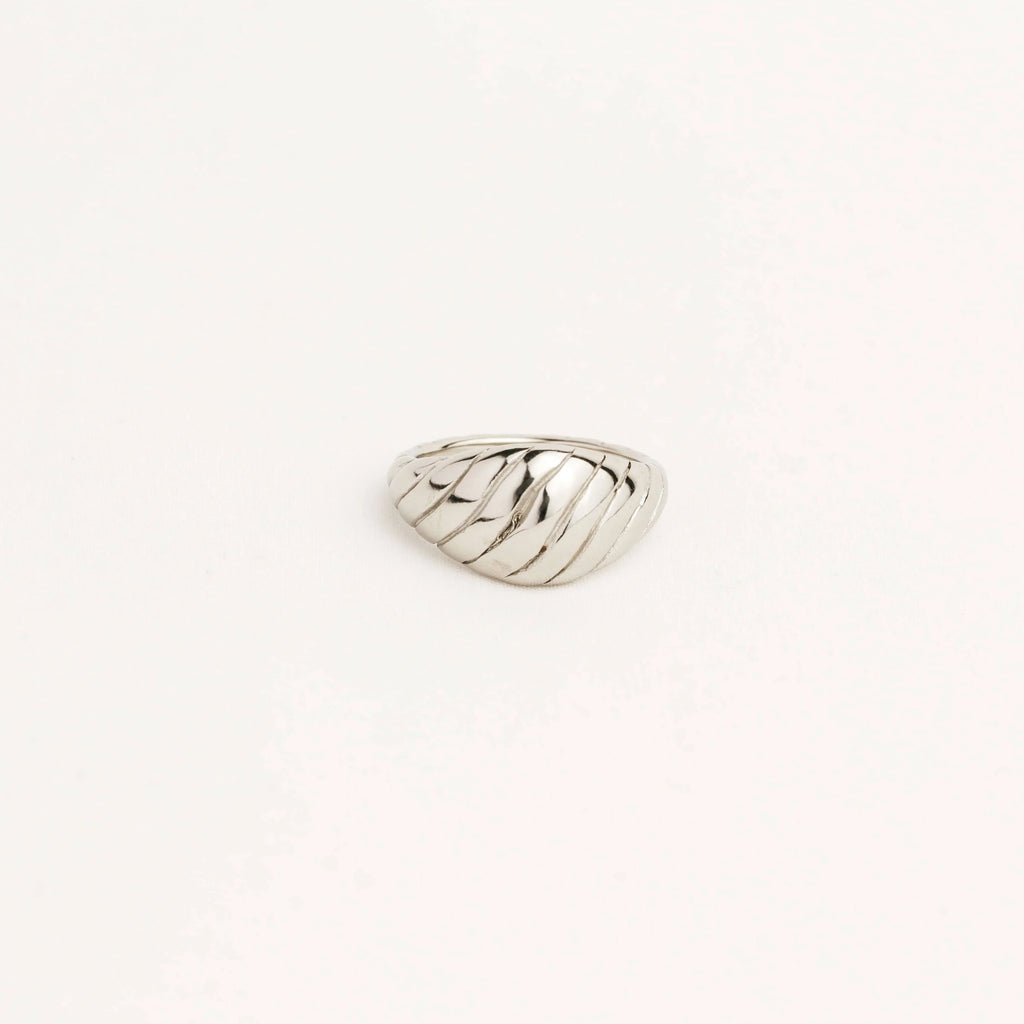 Wave Croissant Ring