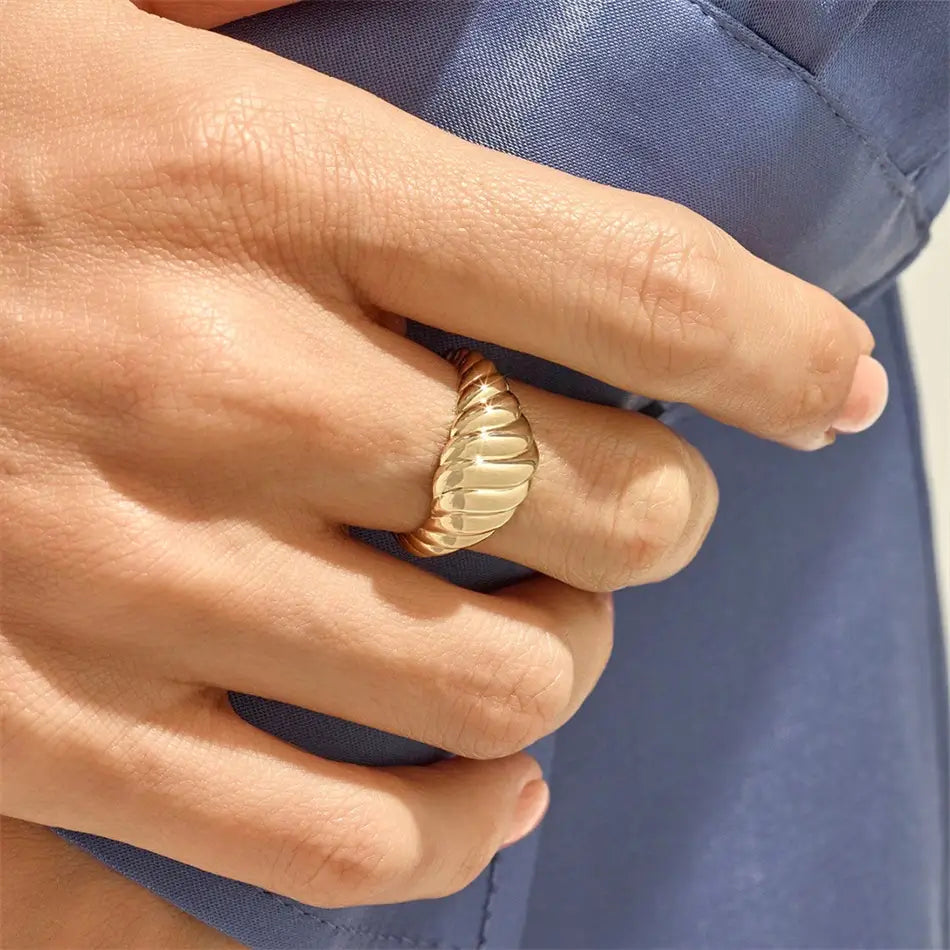 Wave Croissant Ring